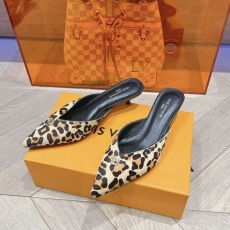 Louis Vuitton Slippers